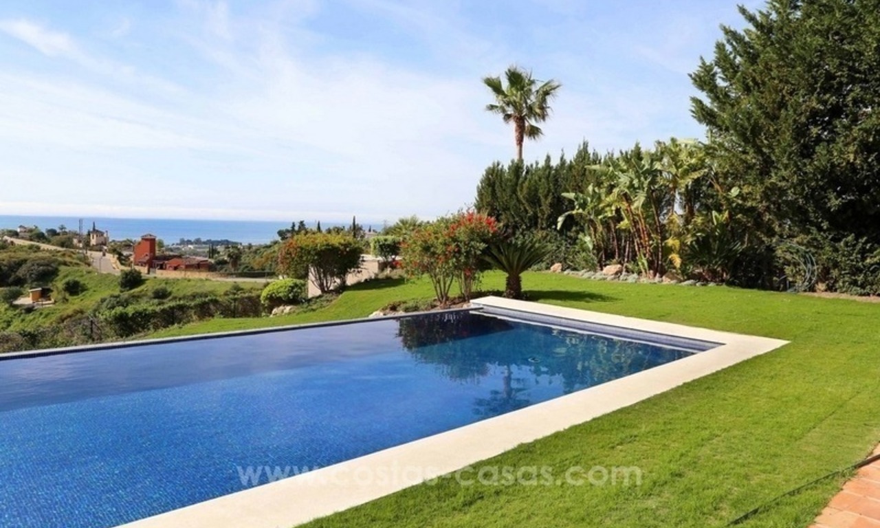 Luxe villa met prachtig zeezicht te koop tussen Marbella en Estepona 5