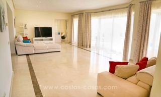 Luxe villa met prachtig zeezicht te koop tussen Marbella en Estepona 20