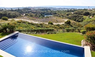 Luxe villa met prachtig zeezicht te koop tussen Marbella en Estepona 43