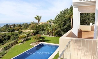 Luxe villa met prachtig zeezicht te koop tussen Marbella en Estepona 42