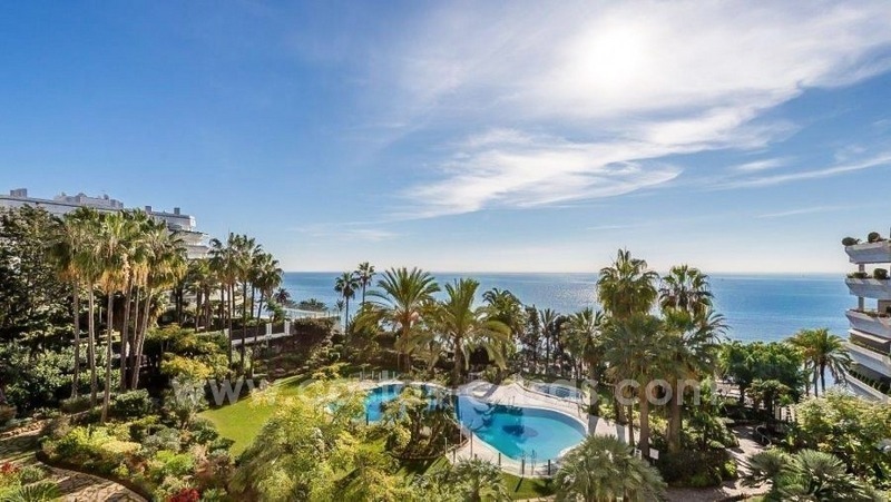 Gran Marbella te koop: Ruim luxe appartement, eerstelijn strand in centrum Marbella