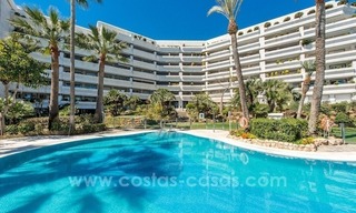 Gran Marbella te koop: Ruim luxe appartement, eerstelijn strand in centrum Marbella 16