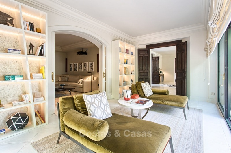 Te koop in Marbella, beachside: spectaculair landgoed - luxe villa, nabij het strand 11163 