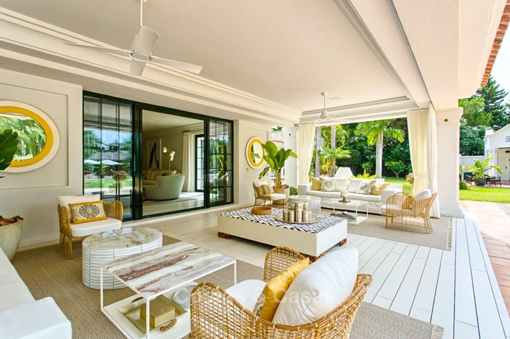 Te koop in Marbella, beachside: spectaculair landgoed - luxe villa, nabij het strand 11167