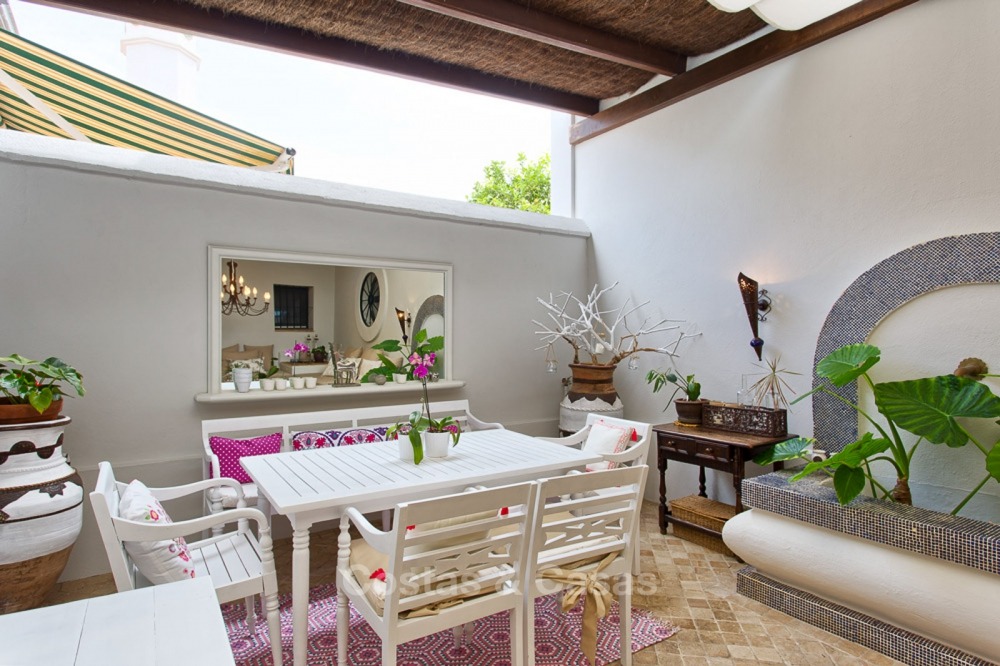 Te koop in Marbella, beachside: spectaculair landgoed - luxe villa, nabij het strand 11195