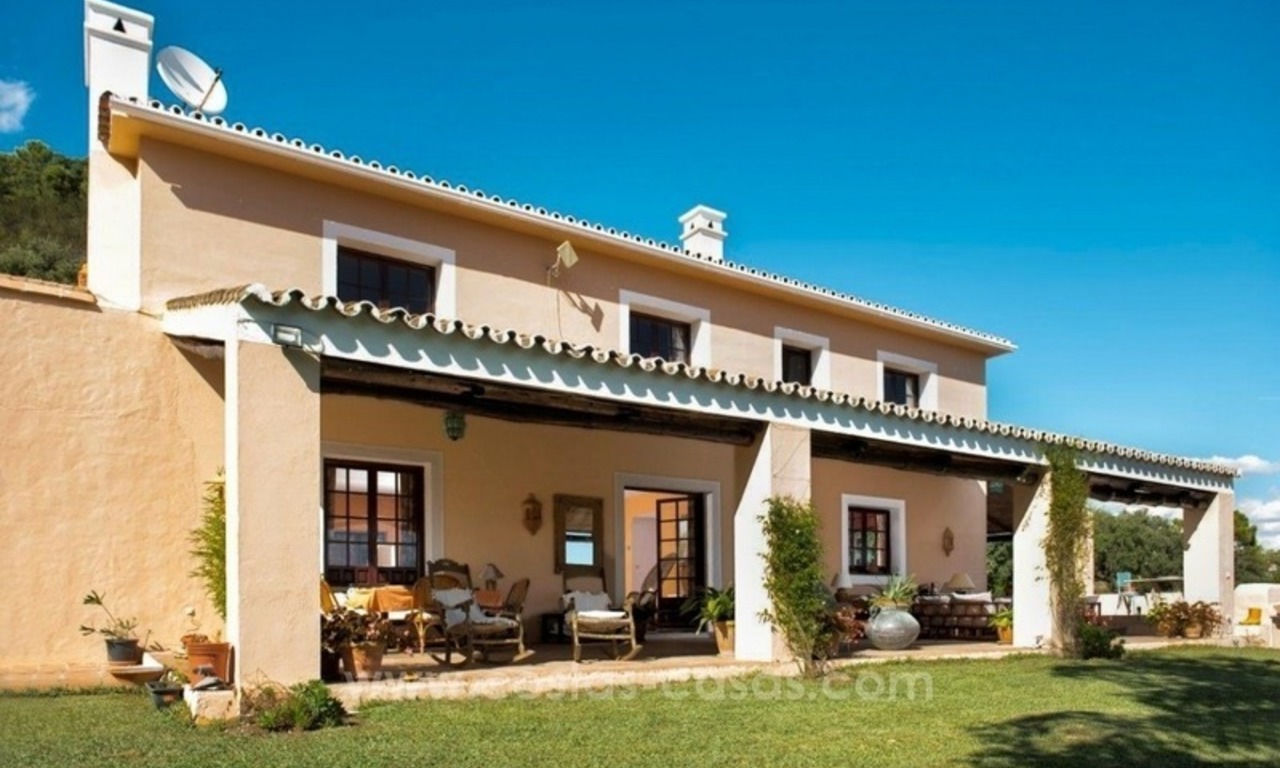 Villa te koop met veel grond in El Madroñal in Benahavis – Marbella 6