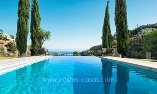 Villa te koop in een hedendaagse en klassieke stijl in El Madroñal, Marbella – Benahavis 1