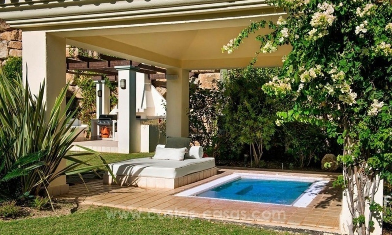 Villa te koop in een hedendaagse en klassieke stijl in El Madroñal, Marbella – Benahavis 3