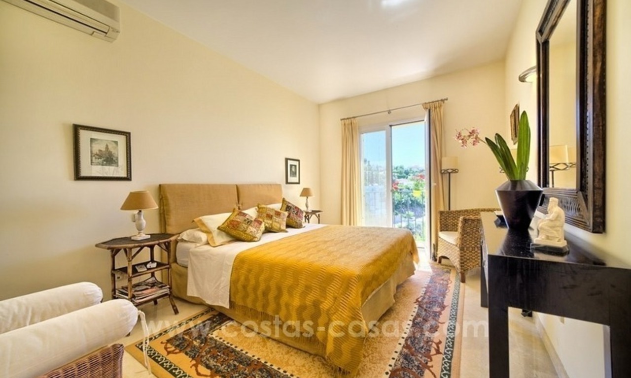 Villa te koop in Marbella Oost, met panoramisch zeezicht 15