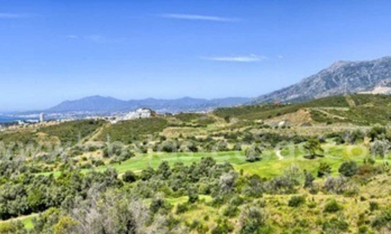 Villa te koop in Marbella Oost, met panoramisch zeezicht 8