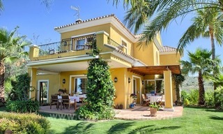 Villa te koop in Marbella Oost, met panoramisch zeezicht 3