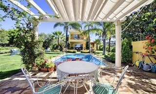 Villa te koop in Marbella Oost, met panoramisch zeezicht 0