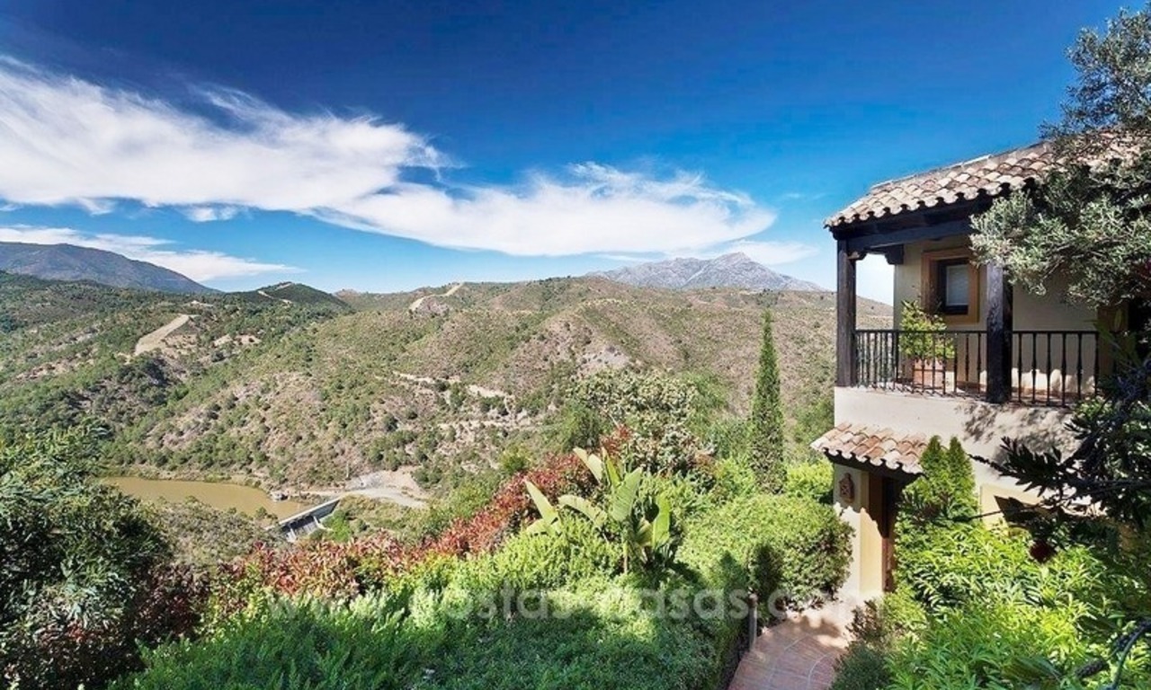 Luxe villa te koop met volledige privacy in El Madroñal, Benahavis – Marbella 4
