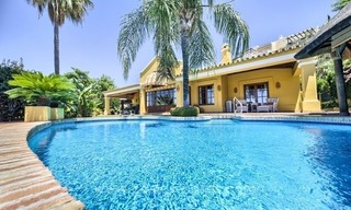 Villa te koop met zeezicht in een gated community te Benahavis – Marbella 9