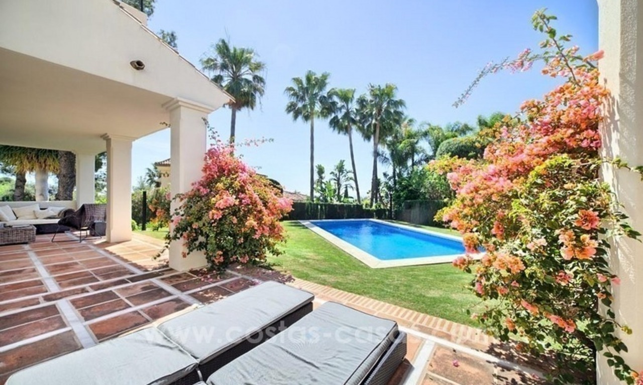 Gerenoveerde villa te koop in een prestigieuze en omheinde wijk Altos Reales op de Golden Mile te Marbella 10