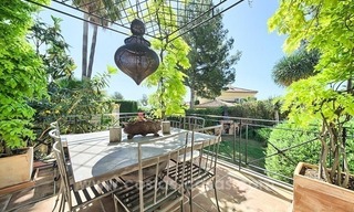 Gerenoveerde villa te koop in een prestigieuze en omheinde wijk Altos Reales op de Golden Mile te Marbella 11