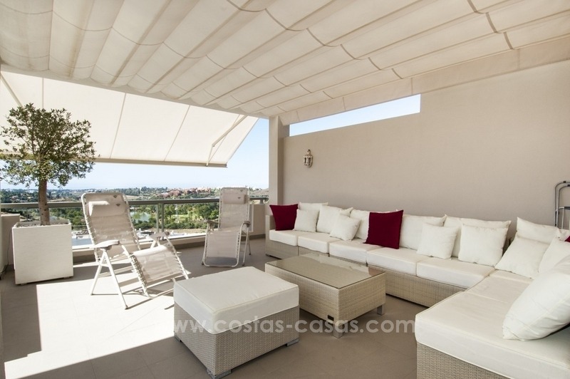 Modern, luxe golf penthouse appartement te koop in Marbella - Benahavís