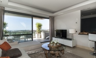 Modern, luxe golf penthouse appartement te koop in Marbella - Benahavís 18
