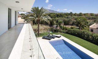Gloednieuwe moderne villa te koop in Nueva Andalucia, Marbella 12