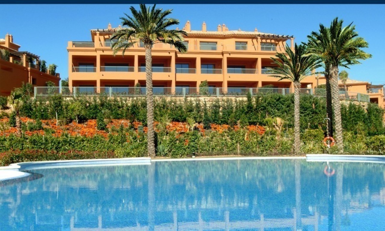 Mooi appartement te koop in Benahavis - Marbella in een complex direct aan de golfbaan 15