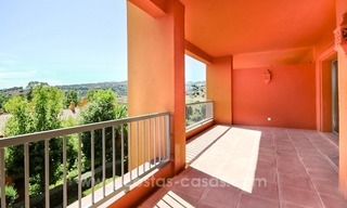 Mooi golf appartement te koop in Marbella -Benahavis in een eerstelijn golf complex 0