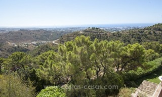 Villa te koop in Provençaalse stijl in El Madroñal, Benahavis – Marbella, met panoramisch berg-en zeezicht 35