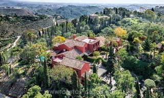 Klassieke landelijke villa te koop in El Madroñal te Benahavis - Marbella 1