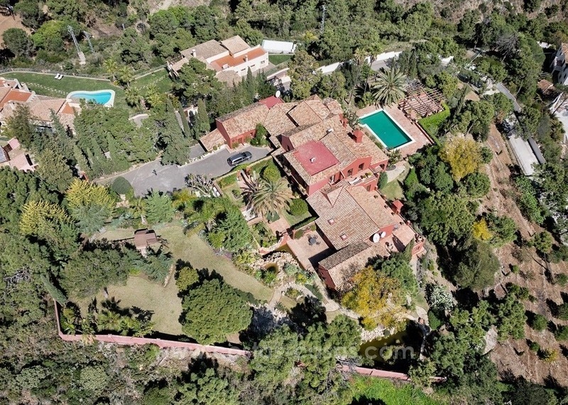Klassieke landelijke villa te koop in El Madroñal te Benahavis - Marbella