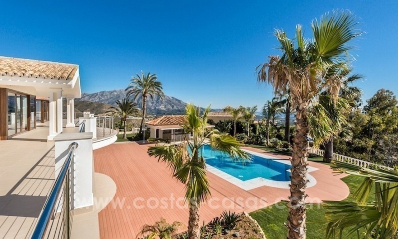 Exclusieve Modern - Andalusische villa te koop in Marbella - Benahavis 1