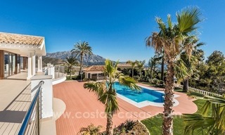 Exclusieve Modern - Andalusische villa te koop in Marbella - Benahavis 1