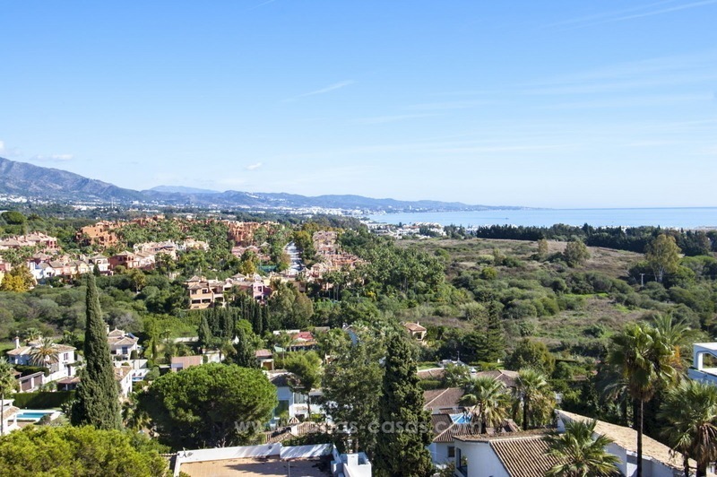 Ruim appartement te koop op toplocatie in Nueva Andalucia te Marbella, dichtbij Puerto Banus