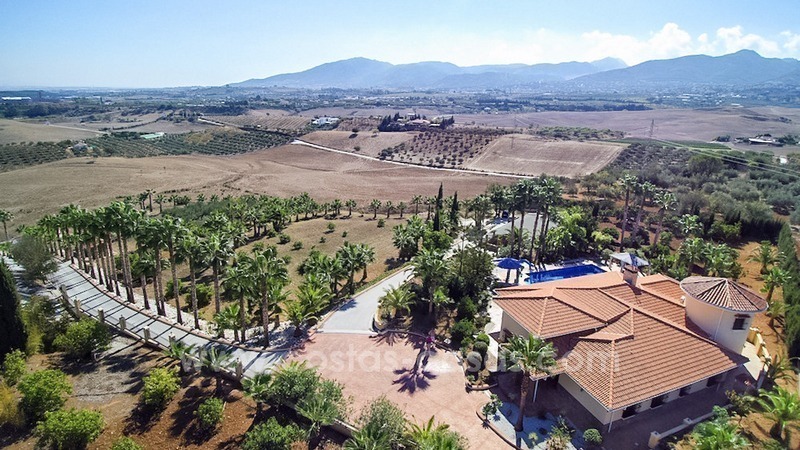 Grote landelijke villa te koop dichtbij Malaga aan de Costa del Sol