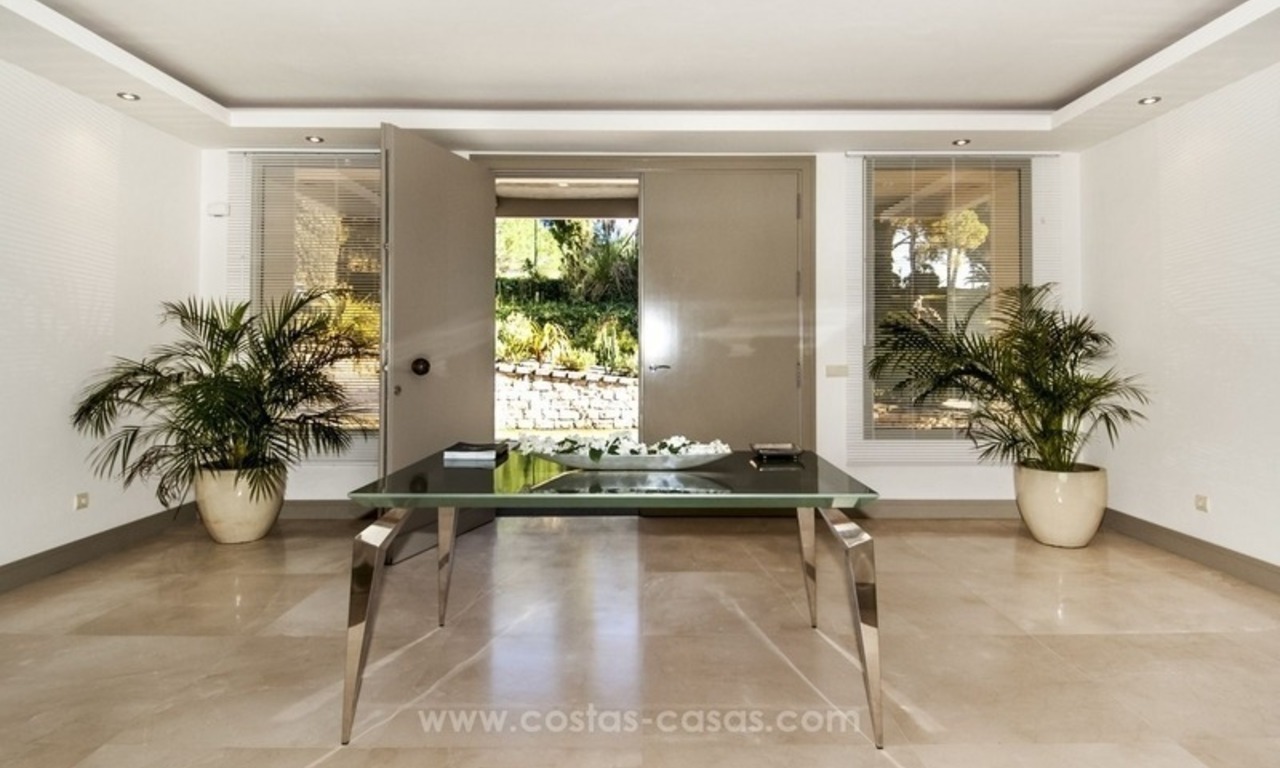 Nieuwe luxe contemporaine eerstelijne golf villa te koop in oost Marbella 15