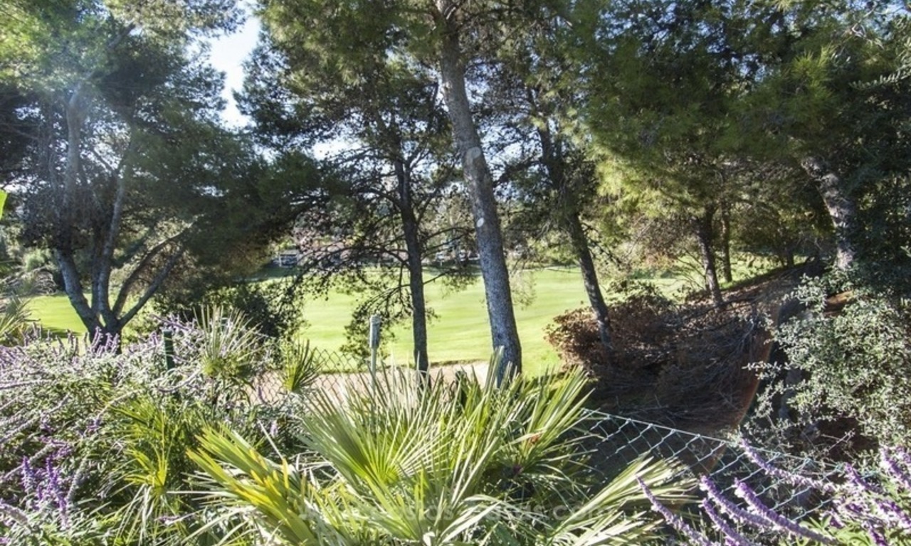 Nieuwe luxe contemporaine eerstelijne golf villa te koop in oost Marbella 7