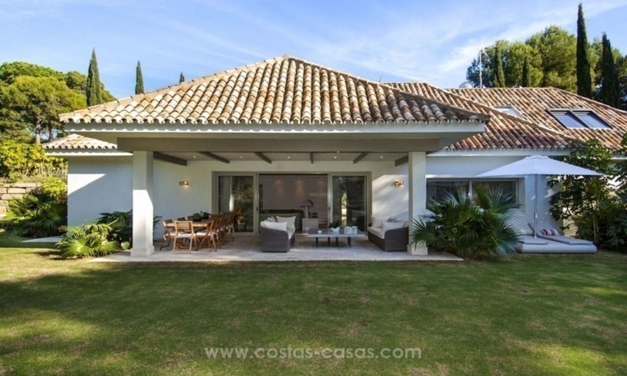 Nieuwe luxe contemporaine eerstelijne golf villa te koop in oost Marbella 10