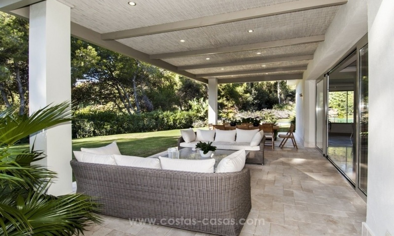 Nieuwe luxe contemporaine eerstelijne golf villa te koop in oost Marbella 12