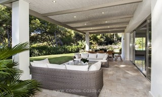 Nieuwe luxe contemporaine eerstelijne golf villa te koop in oost Marbella 12
