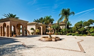 Prachtige villa te koop met zeezicht in La Zagaleta in Benahavis - Marbella 37