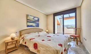 Luxe penthouse met golf- en zeezicht te koop in Benahavis – Marbella 17