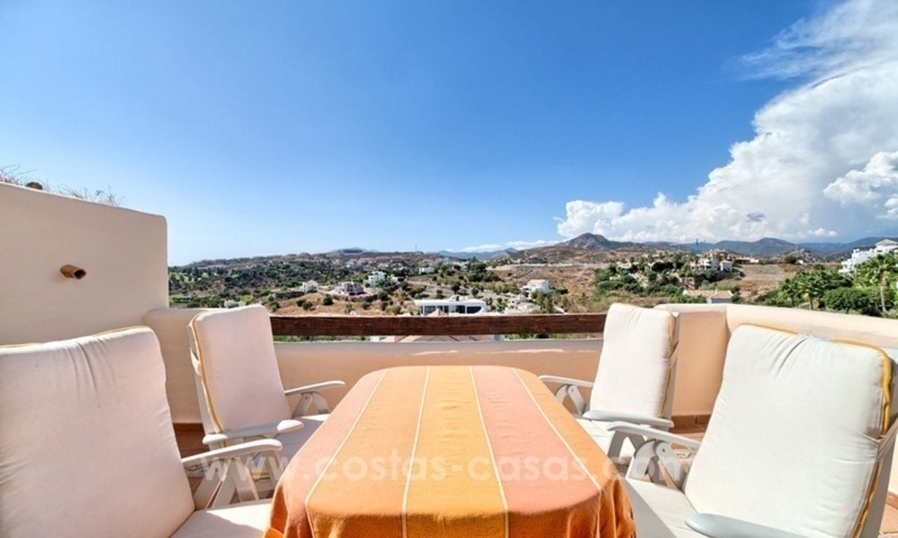 Luxe penthouse met golf- en zeezicht te koop in Benahavis – Marbella 5