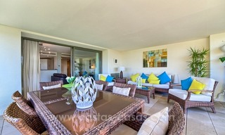 Modern luxe eerstelijn golf appartement te koop in een 5-sterren golf resort in Benahavis – Marbella 3