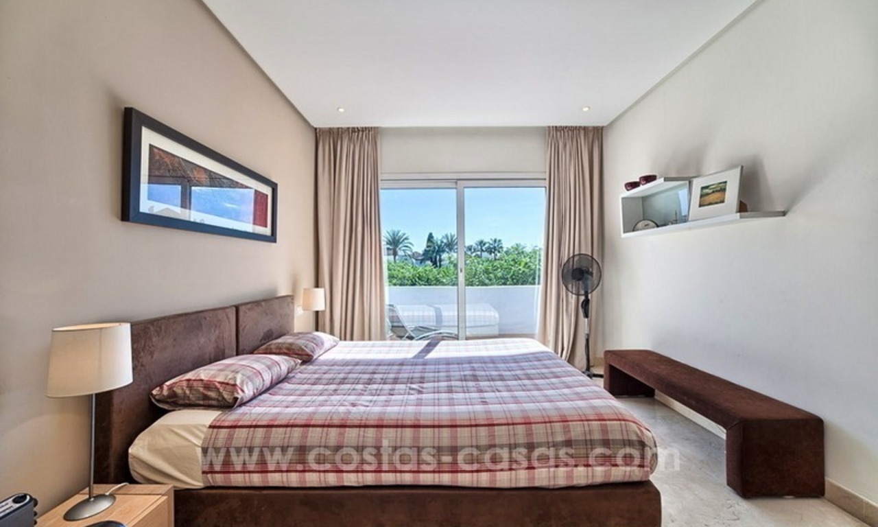 Luxe eerstelijn strand appartement te koop op de New Golden Mijl te Estepona 18
