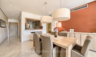 Luxe eerstelijn strand appartement te koop op de New Golden Mijl te Estepona 10