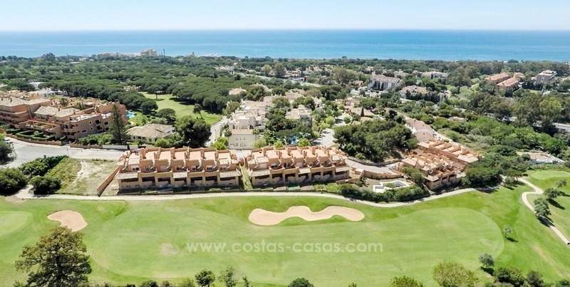Te koop Marbella, Cabopino: Goedkope huizen, eerstelijn golf