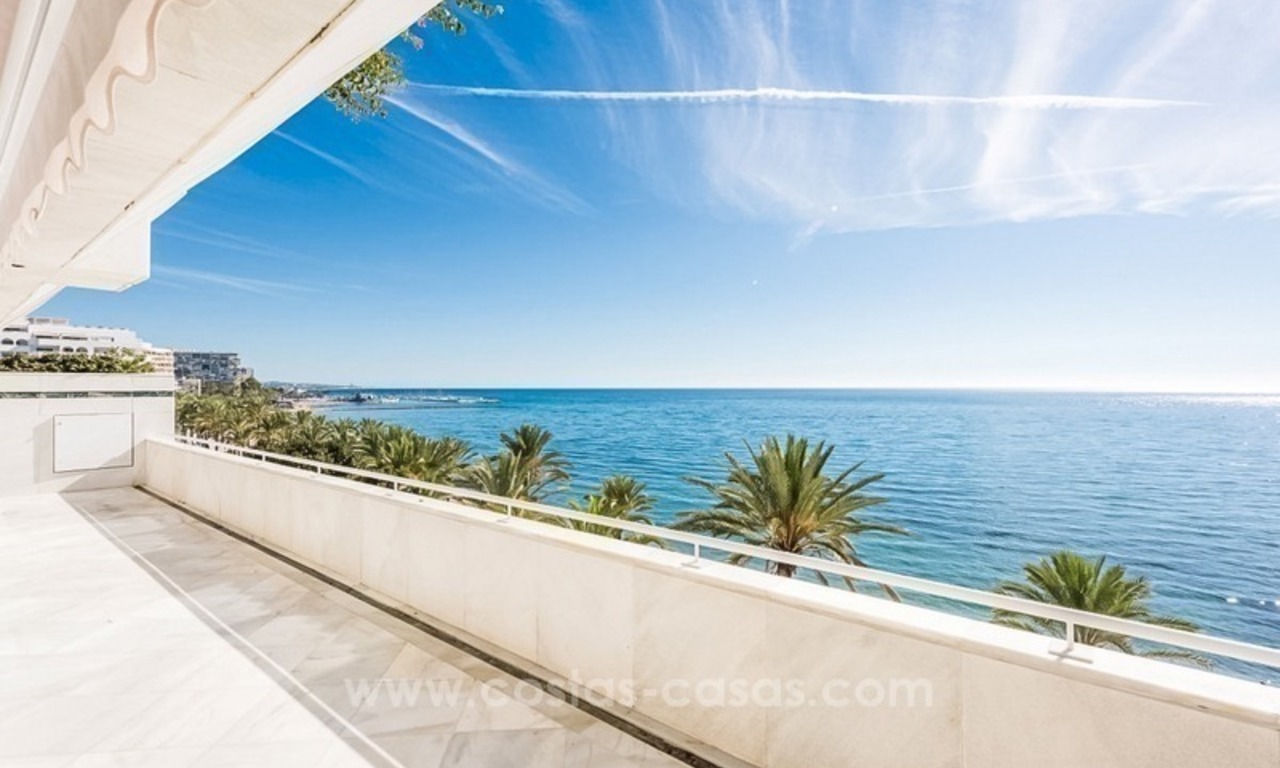 Exclusief upmarket eerstelijn strand appartement te koop in Marbella centrum 1