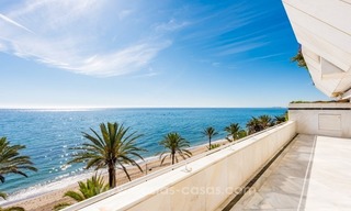 Exclusief upmarket eerstelijn strand appartement te koop in Marbella centrum 0