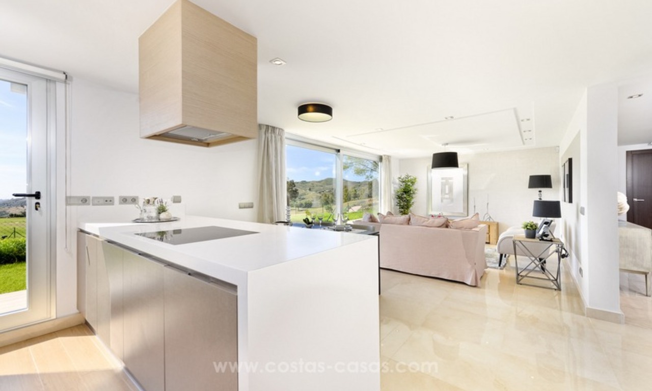 Moderne nieuwe luxe appartementen te koop in een golf resort in Mijas aan de Costa del Sol 17