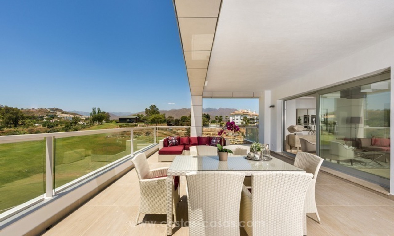 Moderne nieuwe luxe appartementen te koop in een golf resort in Mijas aan de Costa del Sol 14