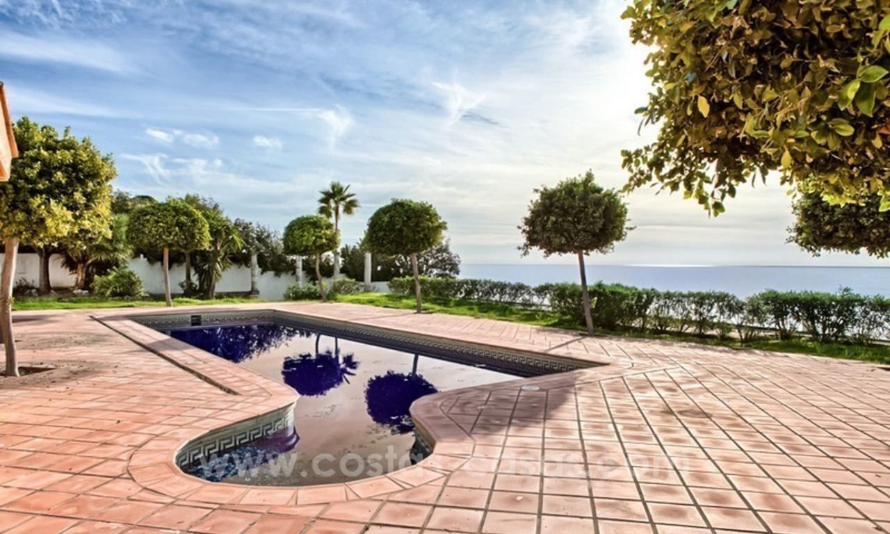 Grond met villa project te koop, eerstelijn strand, New Golden Mile, Marbella – Estepona 8