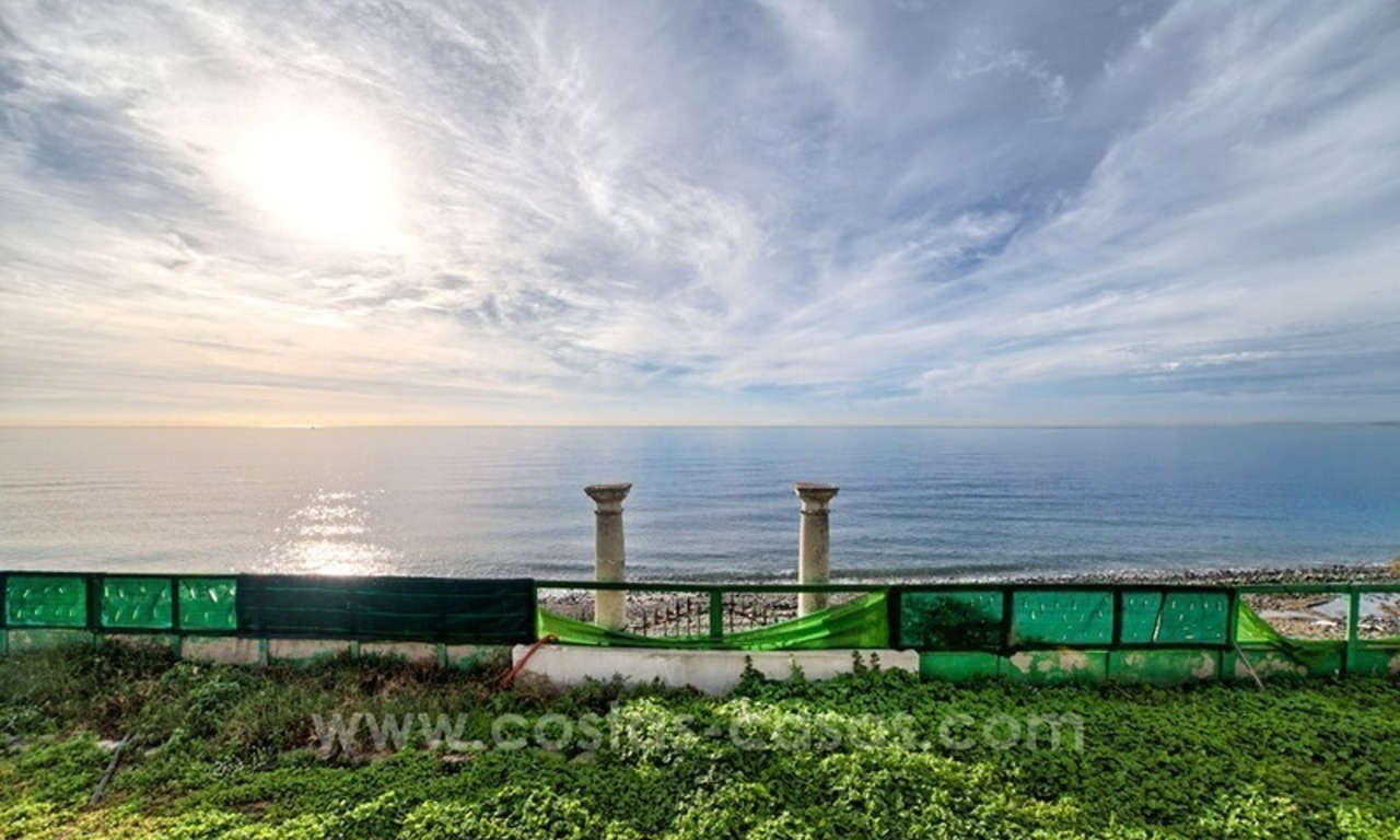 Grond met villa project te koop, eerstelijn strand, New Golden Mile, Marbella – Estepona 5